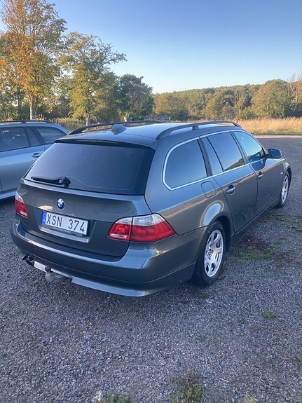 BMW 525i 3 of 6