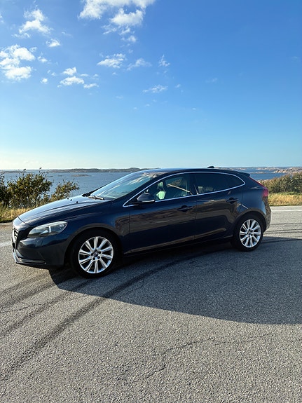 Volvo V40 3 of 7