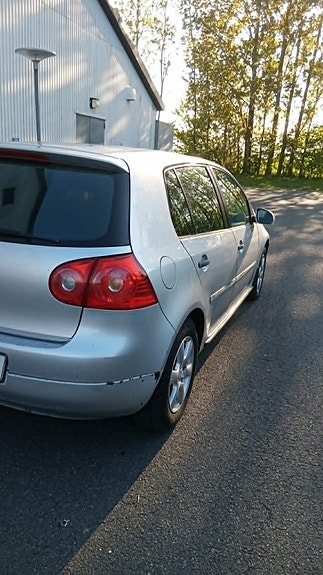 Volkswagen Golf V 4 of 6