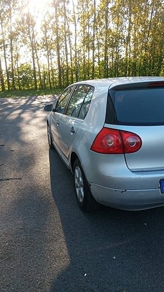 Volkswagen Golf V 2 of 6