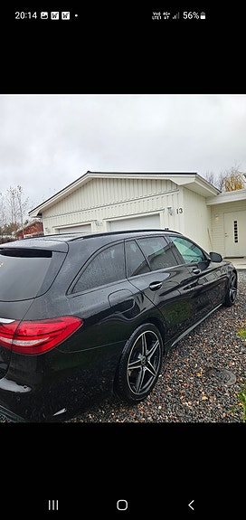 Mercedes-Benz C220 2 of 5
