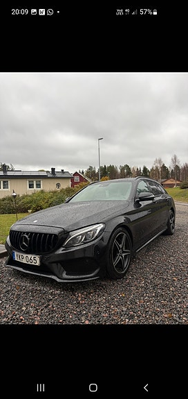 Mercedes-Benz C220 3 of 5
