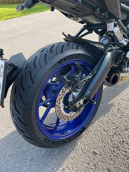 Yamaha MT-09 7 of 8
