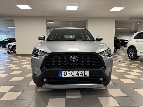 Toyota Corolla Cross 2 of 18