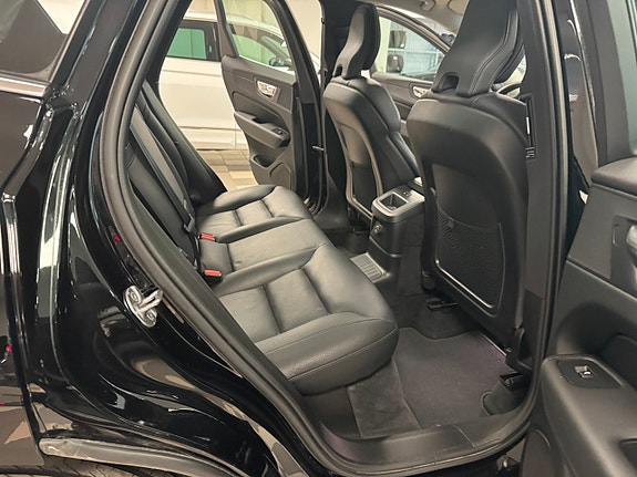 Volvo XC60 16 of 26