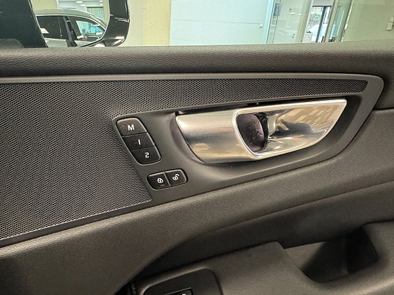 Volvo XC60 21 of 26