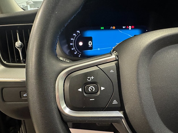 Volvo XC60 13 of 26