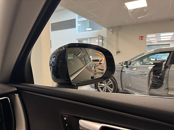 Volvo XC60 14 of 26