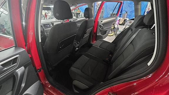 Volkswagen Golf Sportsvan 4 of 10