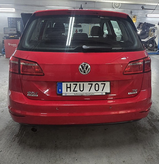 Volkswagen Golf Sportsvan 2 of 10