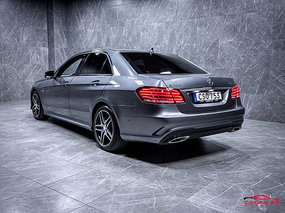 Mercedes-Benz E220 5 of 30
