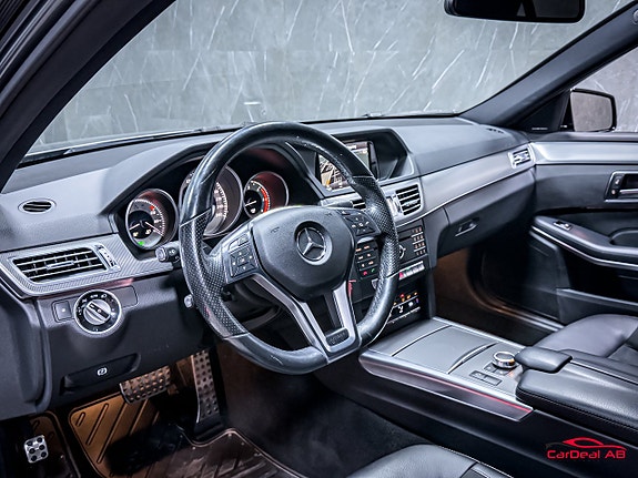 Mercedes-Benz E220 12 of 30