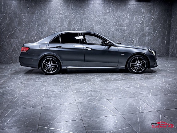 Mercedes-Benz E220 8 of 30