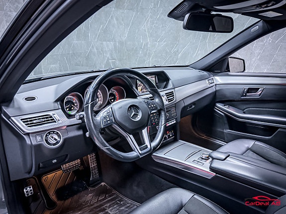 Mercedes-Benz E220 11 of 30