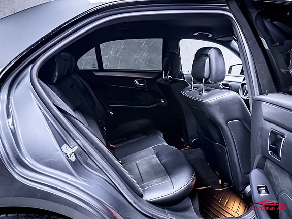 Mercedes-Benz E220 16 of 30