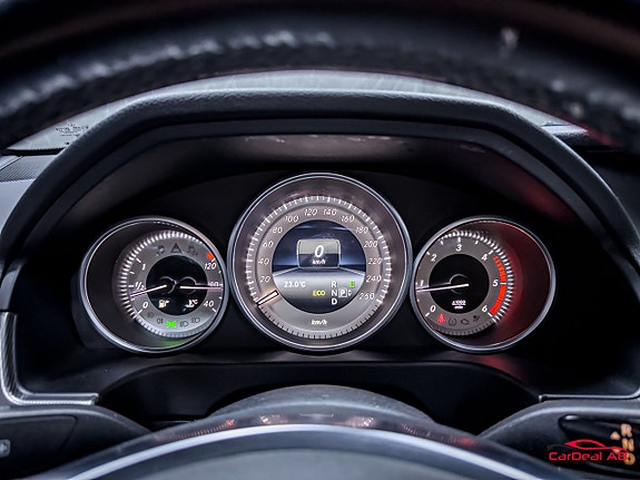 Mercedes-Benz E220 18 of 30