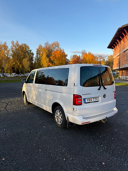 Volkswagen Caravelle 3 of 4