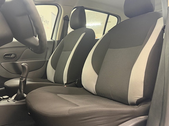 Dacia Sandero 14 of 16