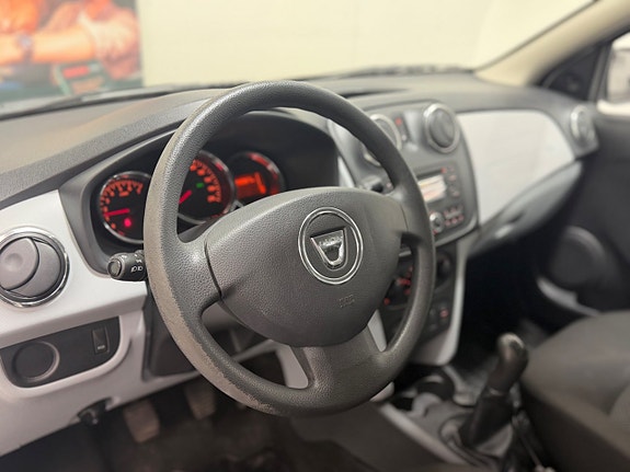 Dacia Sandero 16 of 16