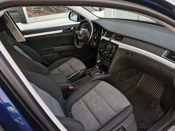 Skoda Superb 11 of 15