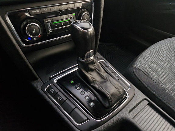 Skoda Superb 8 of 15