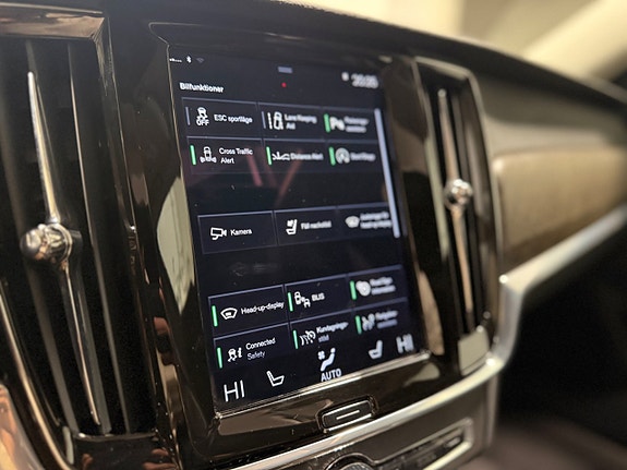 Volvo V90 Cross Country 27 of 30