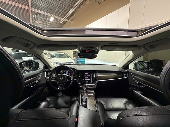 Volvo V90 Cross Country 12 of 30