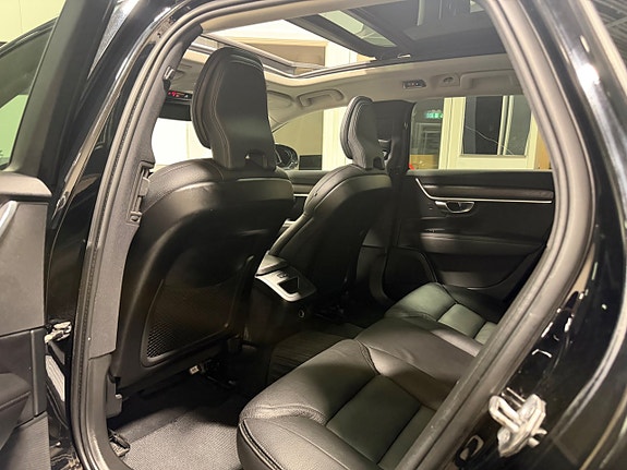 Volvo V90 Cross Country 6 of 30