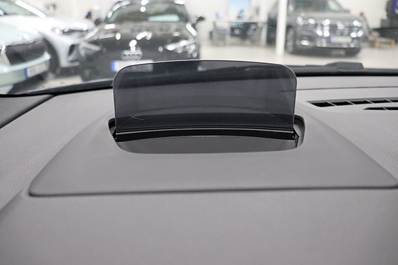 BMW 225xe 16 of 29