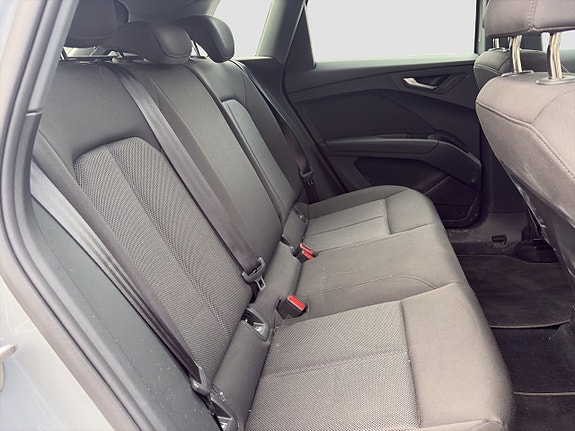 Audi Q4 e-tron 13 of 21