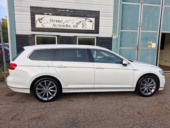 Volkswagen Passat 2 of 14