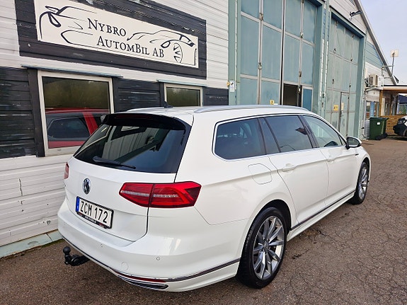 Volkswagen Passat 3 of 14