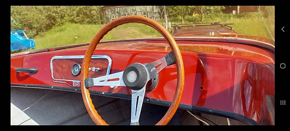 Sportbåt daycruser med motor ratt i trä 4 of 7