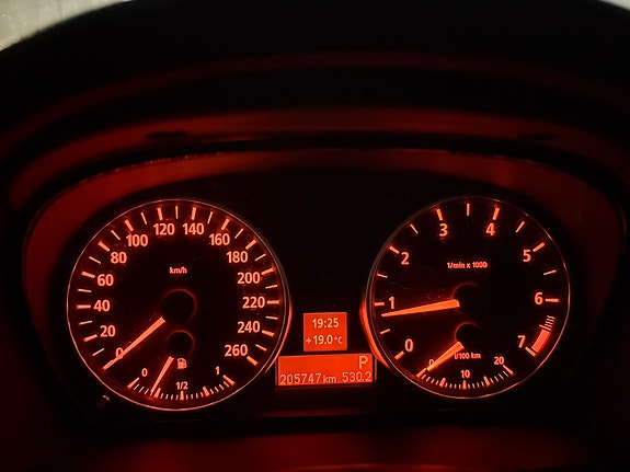 BMW 320i 7 of 7