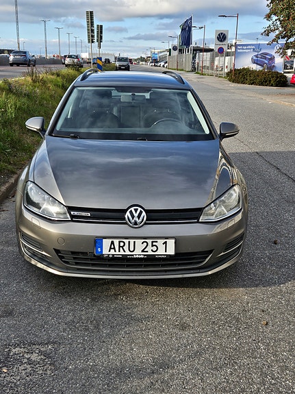 Volkswagen Golf VII 2 of 5