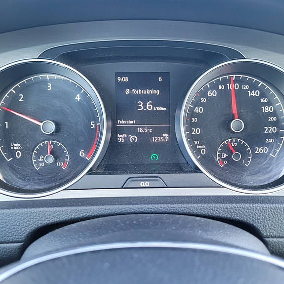 Volkswagen Golf VII 5 of 5