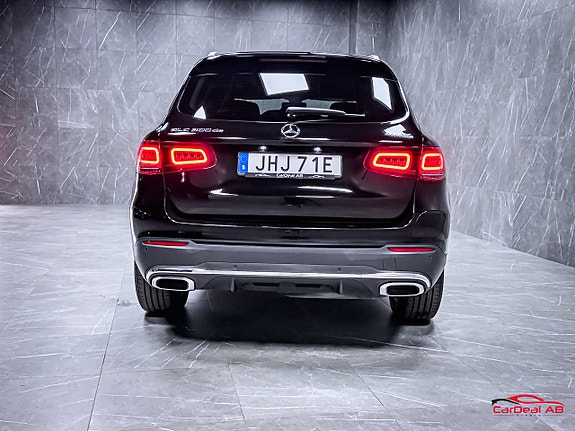 Mercedes-Benz GLC300 de 6 of 30
