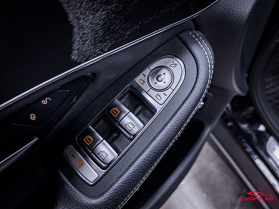 Mercedes-Benz GLC300 de 29 of 30