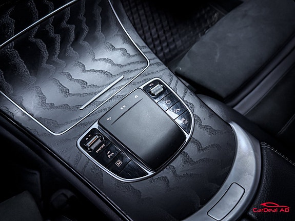 Mercedes-Benz GLC300 de 28 of 30