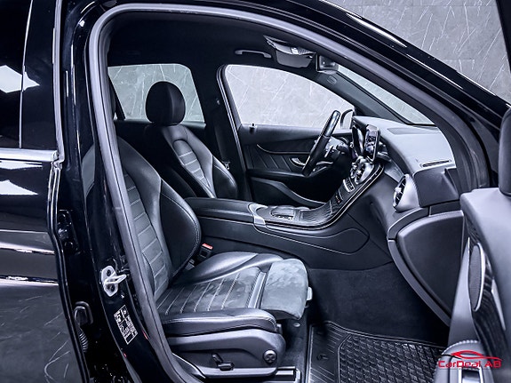 Mercedes-Benz GLC300 de 15 of 30