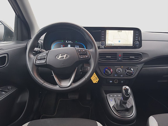 Hyundai i10 14 of 21