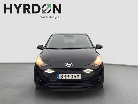Hyundai i10 2 of 21
