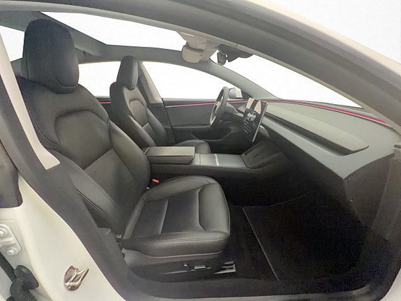 Tesla Model 3 13 of 29