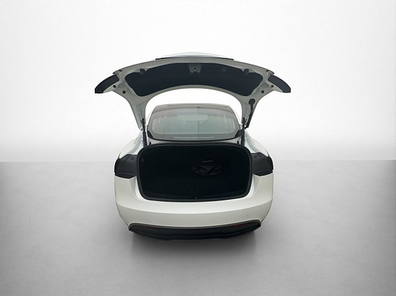 Tesla Model 3 29 of 29
