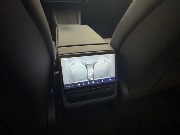 Tesla Model 3 16 of 29