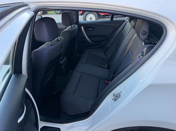 BMW 118d 14 of 27