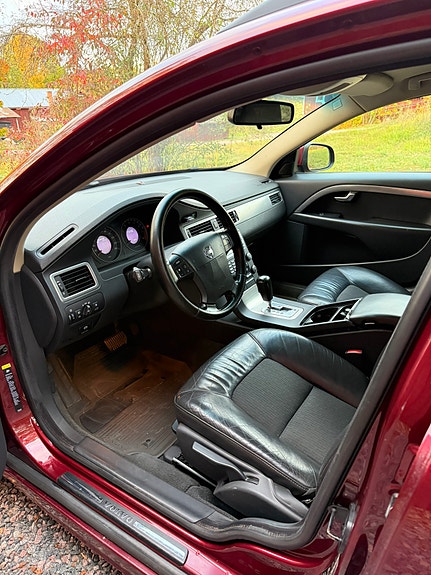 Volvo V70 5 of 8