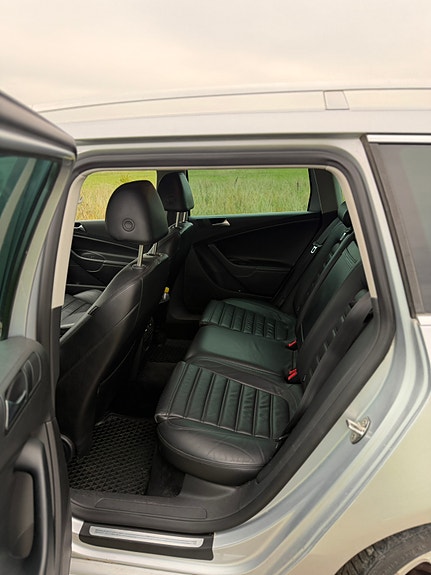 Volkswagen Passat 7 of 10