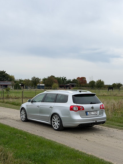 Volkswagen Passat 2 of 10