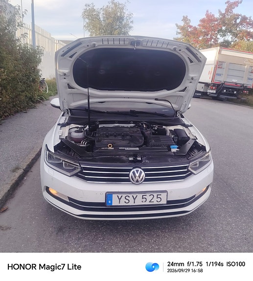 Volkswagen Passat 5 of 13